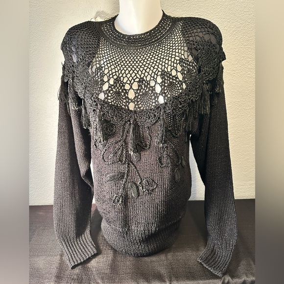 Vintage Women’s Crochet Knit Sweater With Embroidery Stunning! - Picture 1 of 7